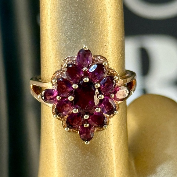 Garnet burst ring with rose gold plated band size 8 - Picture 1 of 7